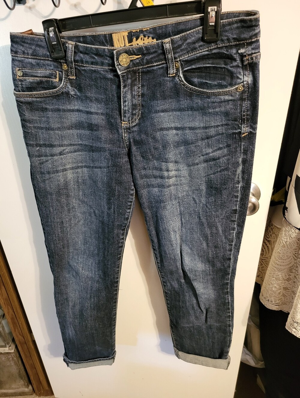 KUT FROM THE KLOTH CROPPED JEANS SIZE 8